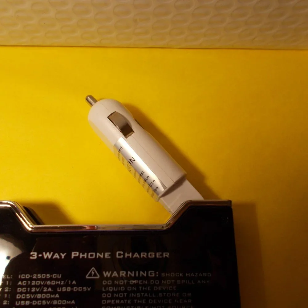 VINTAGE i-Charge 3 Way Phone Charger